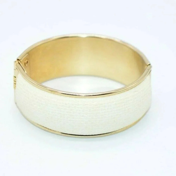 Sarah Coventry Beige Gold Tone Textured Bracelet - Picture 1 of 6